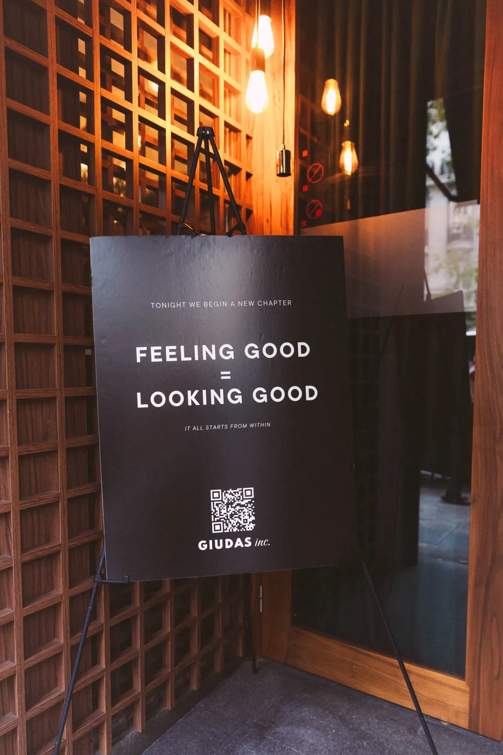 Giulia Da Silva hosting a styling workshop in a boutique